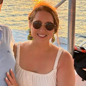 Meet your Posher, Stacy